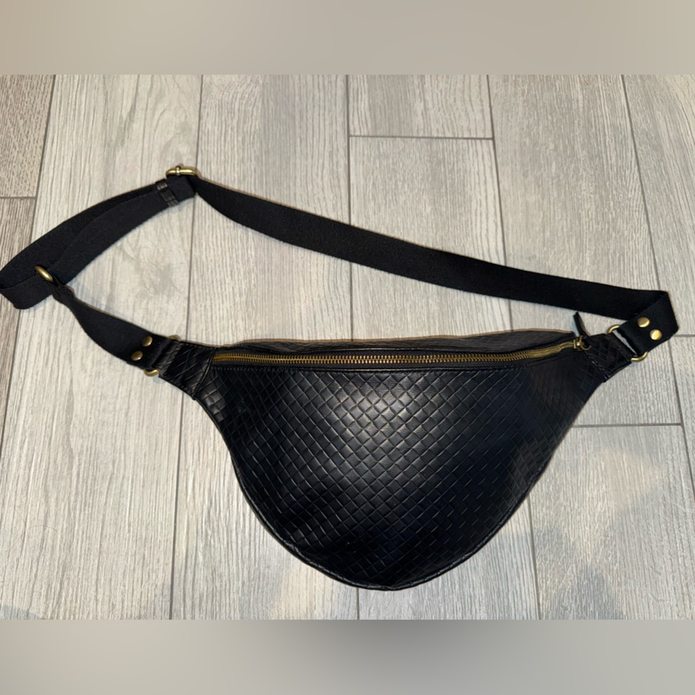 Andar Tia Booth Tatum Bag